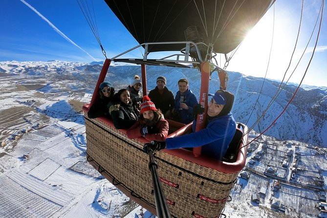 Balloon ride Skyball - Champagne, sweets, and a certificate after landing