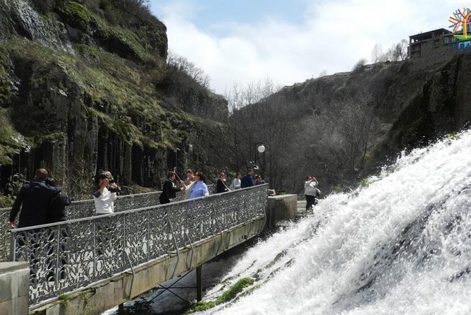 Day trip to Jermuk: Noratus, Hayravank, Selim Pass - Areni and the taste of Armenian wine