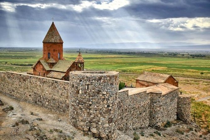 Echmiadzin, Zvartnots, Khor Virap - Khor Virap and Armenia’s most famous pilgrimage site