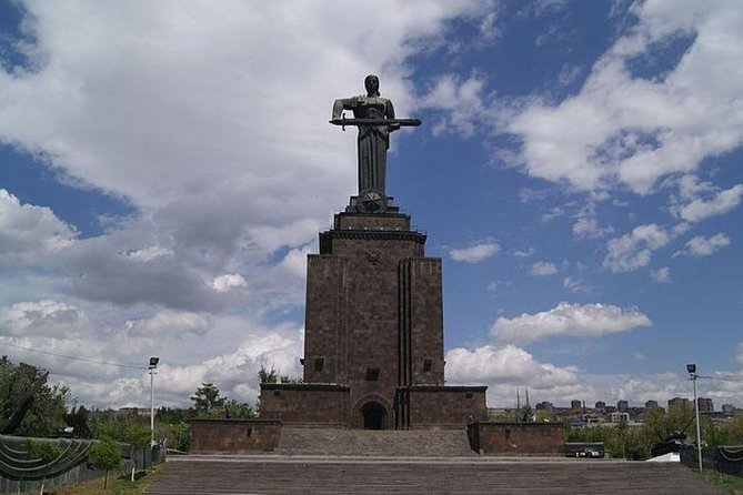 Evening walking tour in Yerevan - Why an evening walk works so well in Yerevan