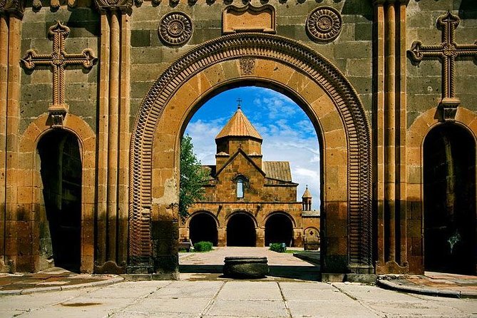Family package for 7 days - Ejmiadzin adds an important cultural stop