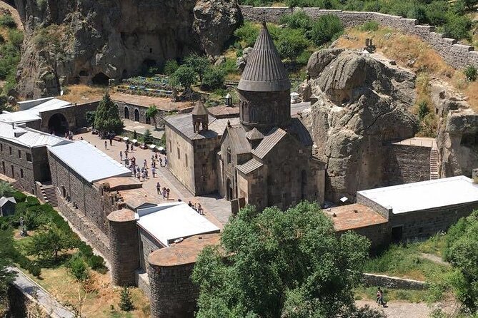 Garni, Geghard, Charent's Arch, Symphony of Stones & LavashBaking - Guides, languages, and the real tour style