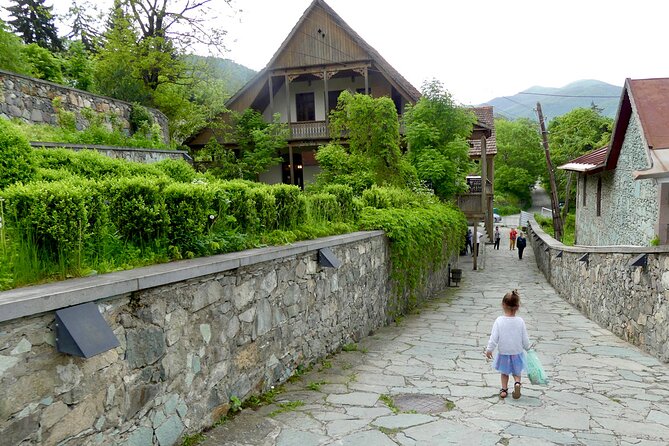 Group Tour: Dilijan, Lake Parz, Makaravank Monastery, winery - Makaravank Monastery, the day’s strongest sight