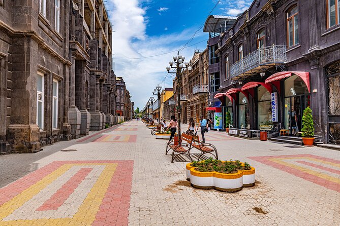 Group Tour: Gyumri (Urban Life museum, Black fortress, old town), Harichavank - How the guide and languages affect the day