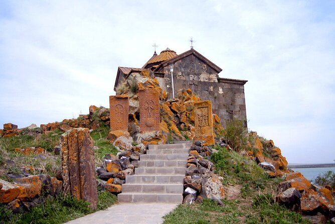 Group Tour: Lake Sevan, Hayravank, Noratus, Jermuk, winery - Jermuk and the taste of mineral water