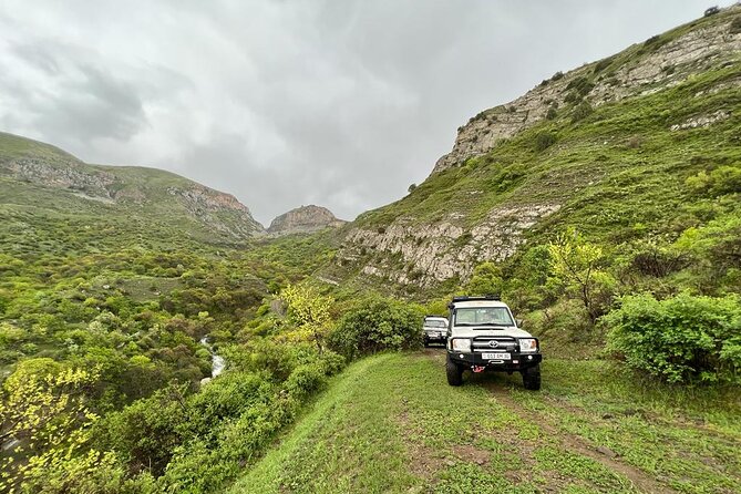 Limitless Off-Road Private Tours in Armenia - How the private price works for four people