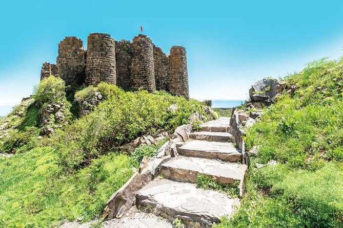 PRIVATE TOUR: Saghmosavank , Alphabet monument, Amberd fortress - Hovhannavank and the Kasakh gorge