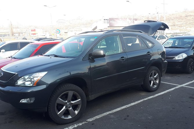 Yerevan city-Zvartnots airport transfer - Meeting your driver inside the airport